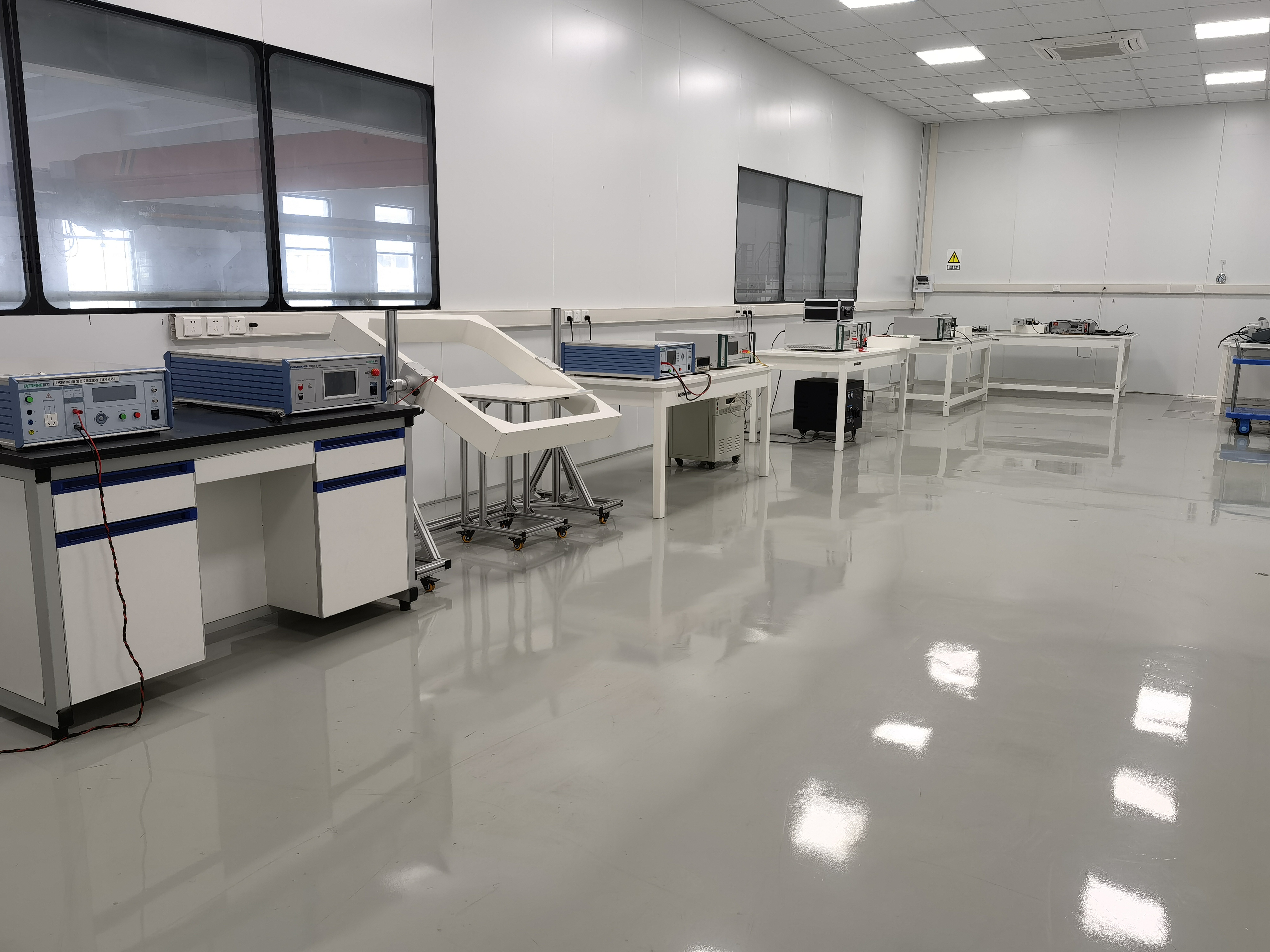 电磁兼容实验室.jpg